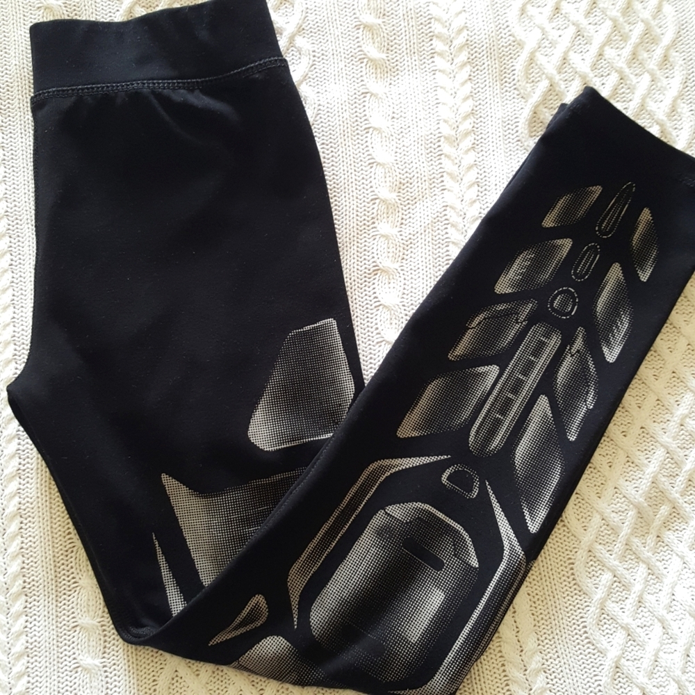 GAP Fit Boys M 7-9 Black Robot Print Basketball Soccor Sport Leggings Pants